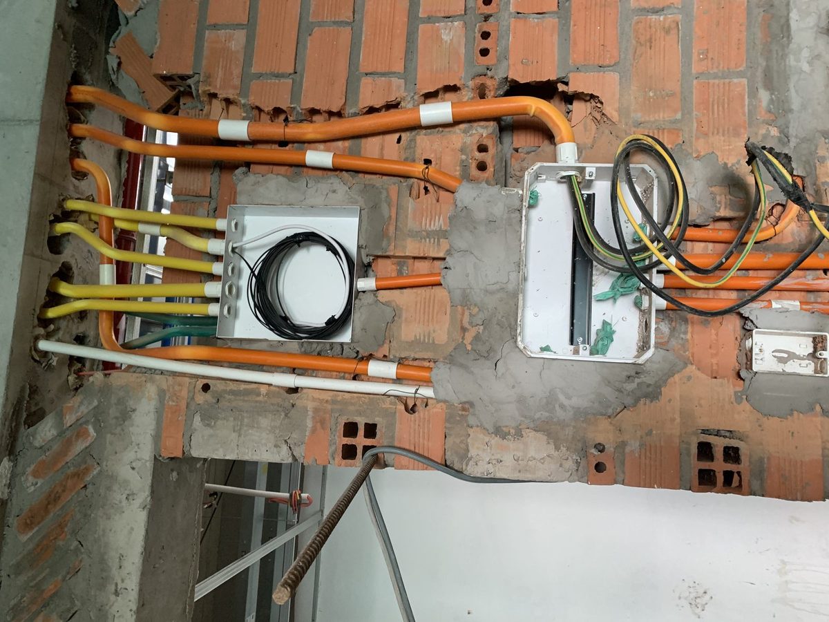Box quang kéo vào căn hộ